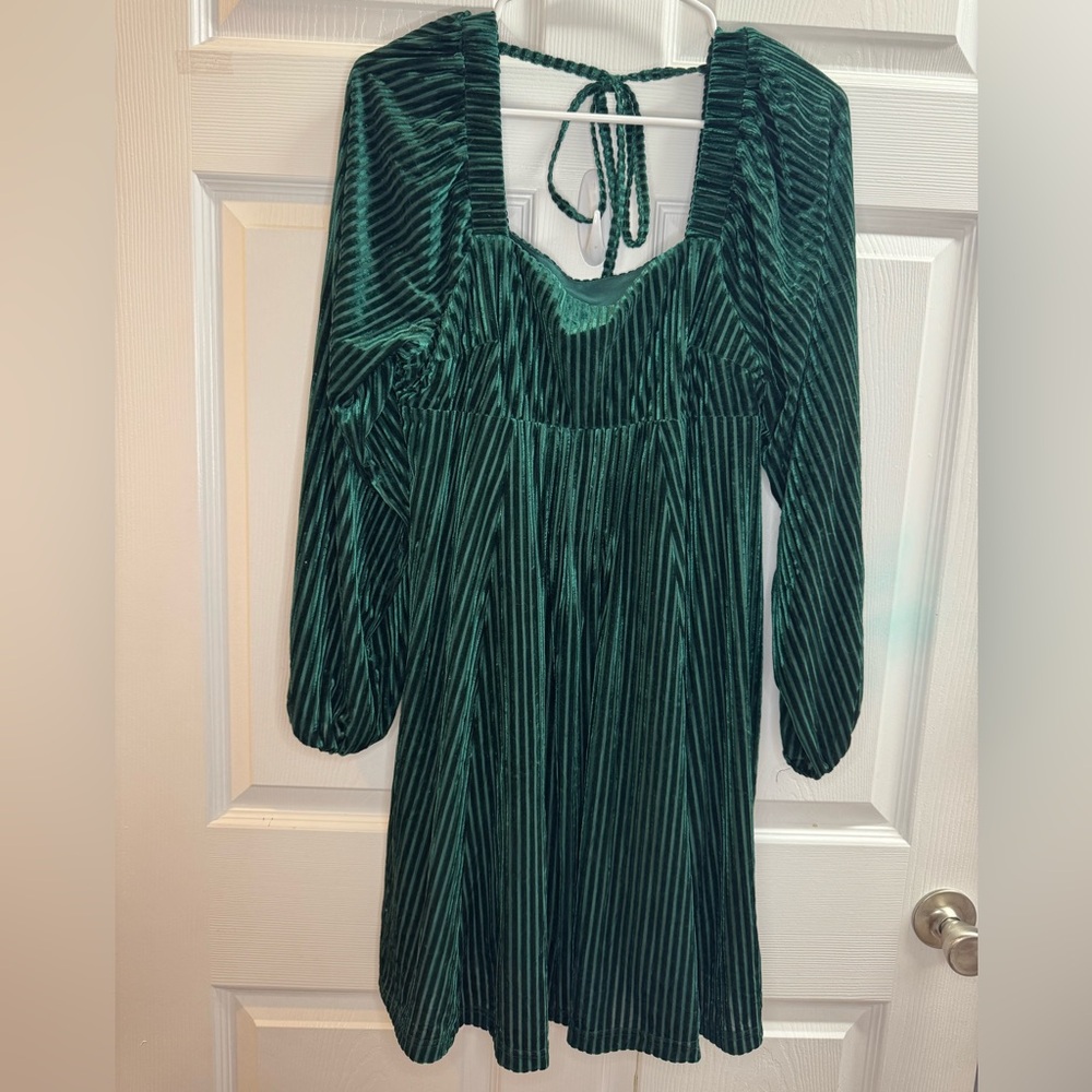 Velvet Emerald Green Long Sleeve Mini Dress